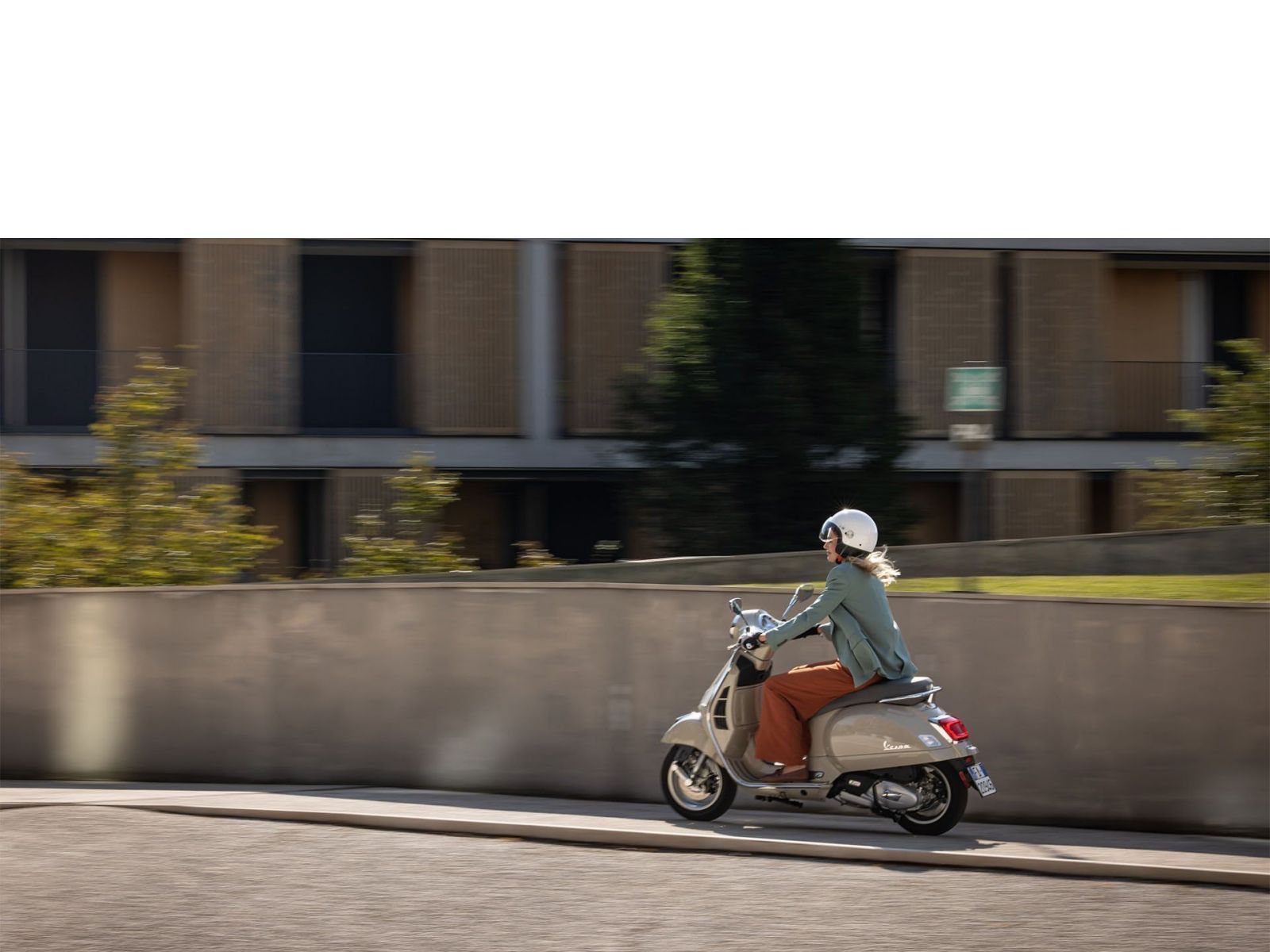 Мотороллер VESPA GTS 125, 2023, бежевый